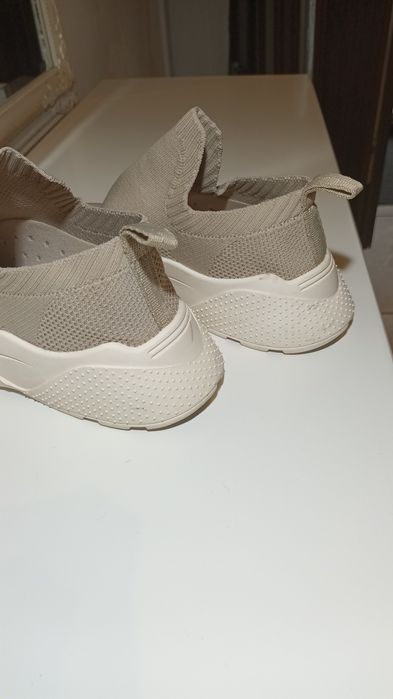 Vand adidași fete H&m