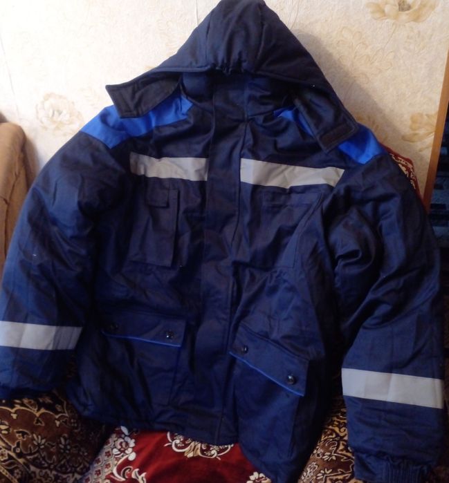 Продам.Спецодежду.Тёплую куртку.