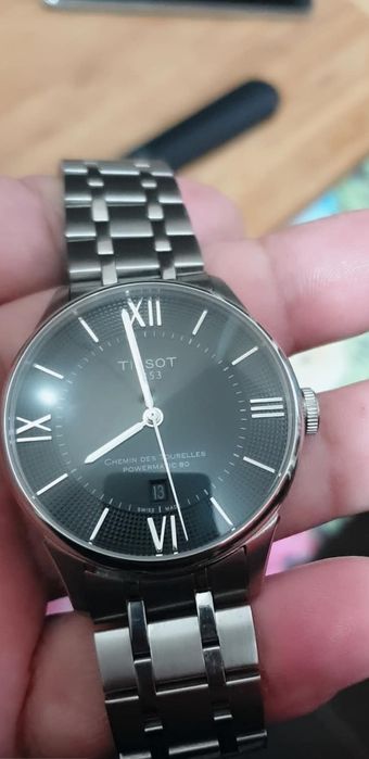 Vand ceas tissot  original  purtat de câteva or schimb cu alte ceasuri sau argint aur negociabil