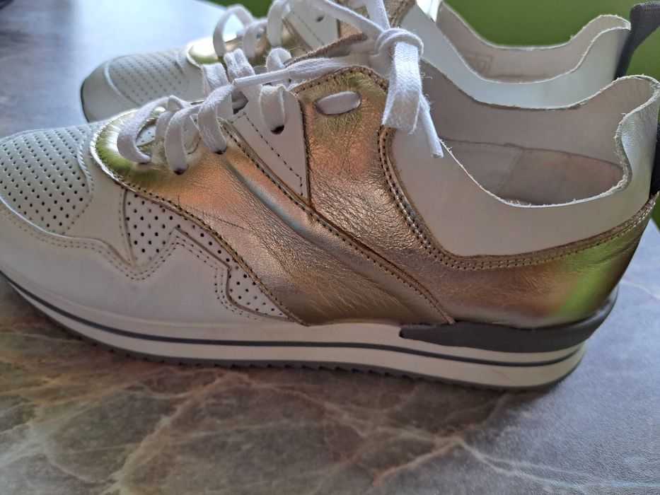 Дамски маратонки естествена кожа