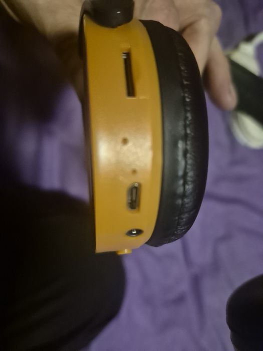 Наушники беспроводные Sony.