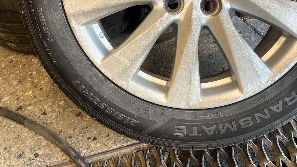 Резина 215/55/R17