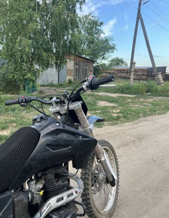 Продам мотоцикл 200сс