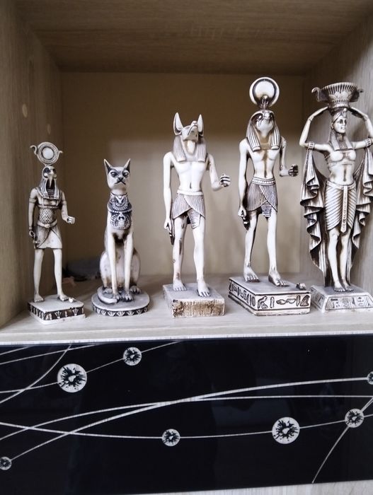 Статуэтки,  2200тн