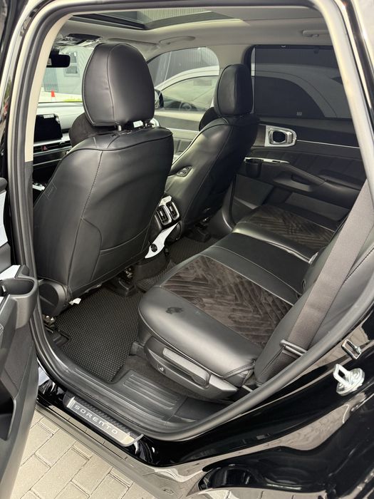 Продаётся KIA Sorento 2024г 2,5 7 местный цвет черный