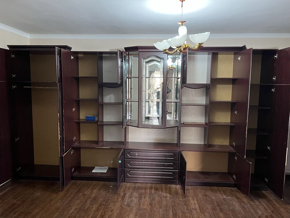 Stenka mebel sotiladi