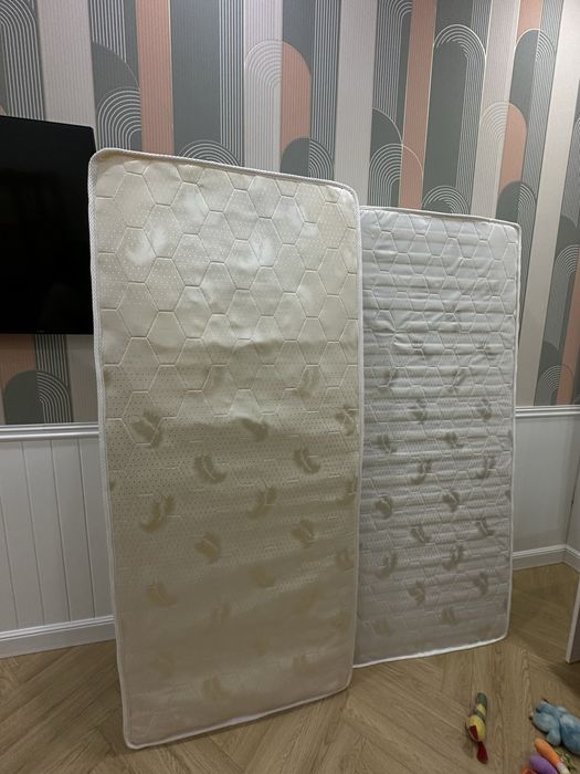 Матрац 4 шт,односпальный срочно как новые .