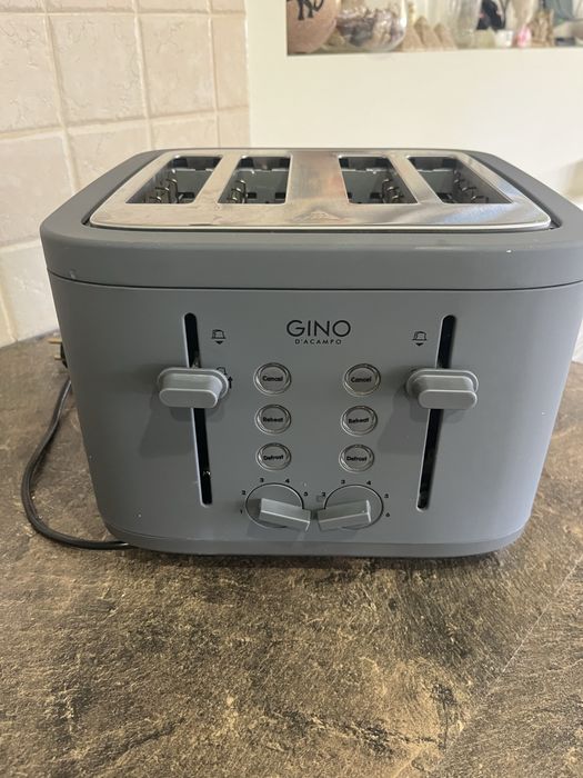 Продавам тостер “Джино”