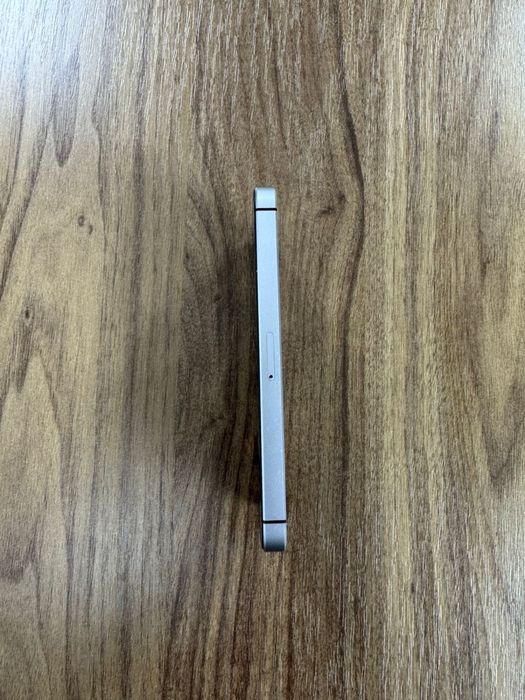 Продам iPhone 5 SE, Space Gray