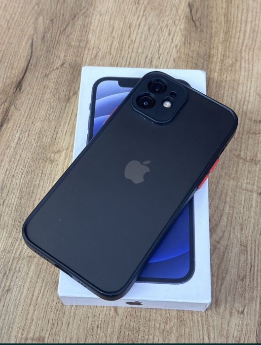 Продам срочно Айфон 12