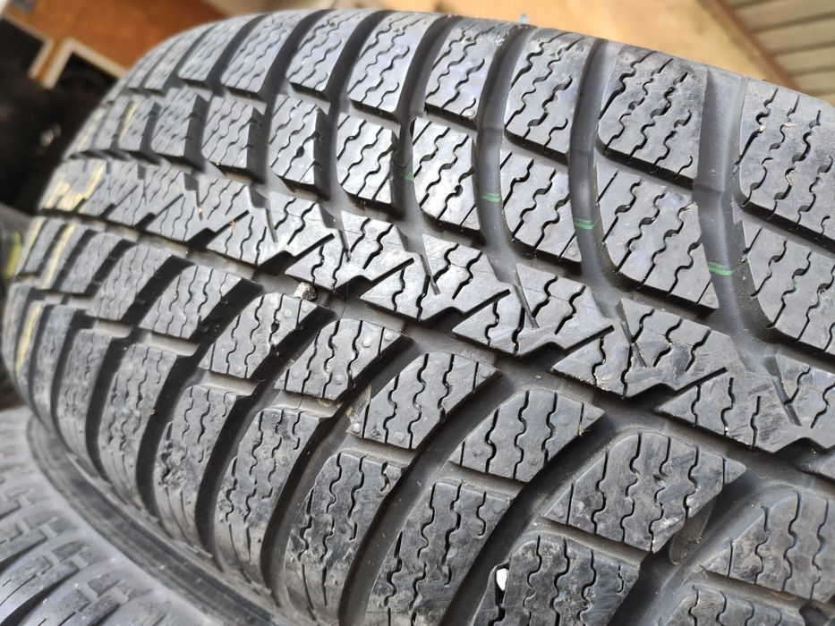 4бр Зимни гуми 185 65 15 - Kumho