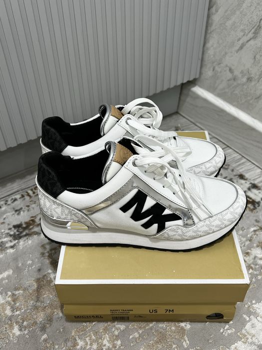 Кроссовки Michael Kors