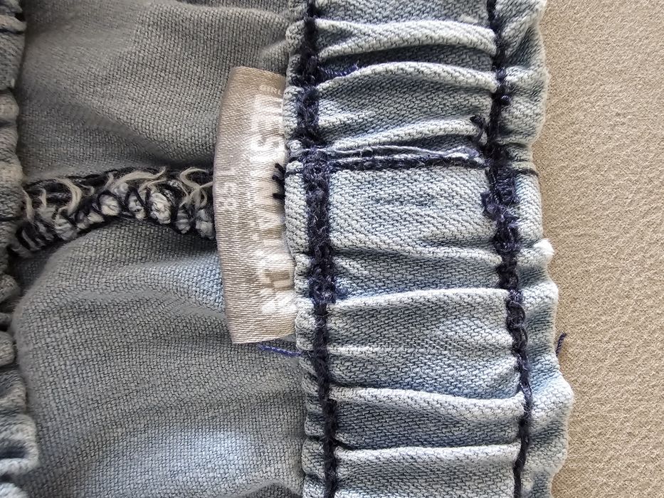 Продавам пет чифта дънки