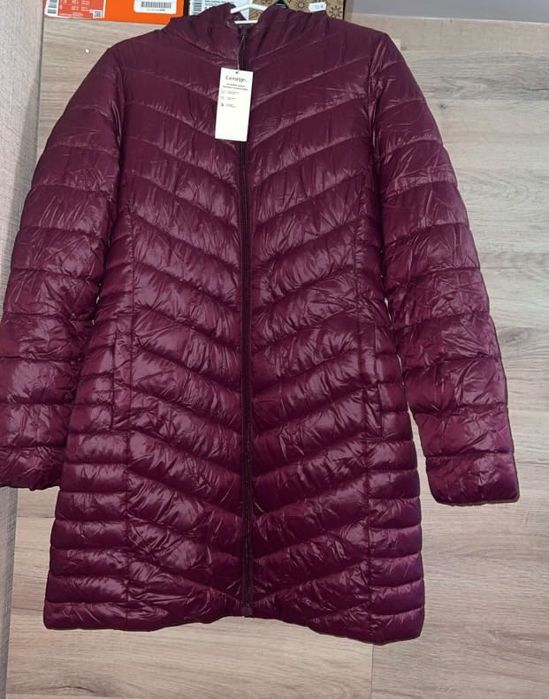 Продавам яке женско не носено!!!