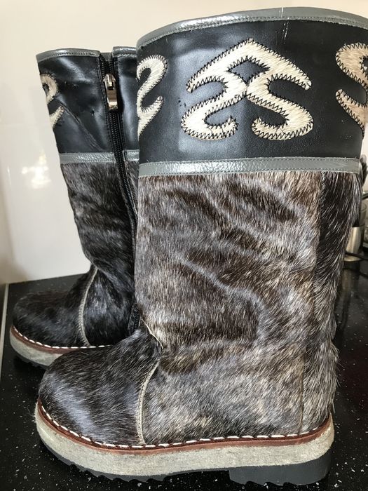 Продаётся угги, унты, сапоги