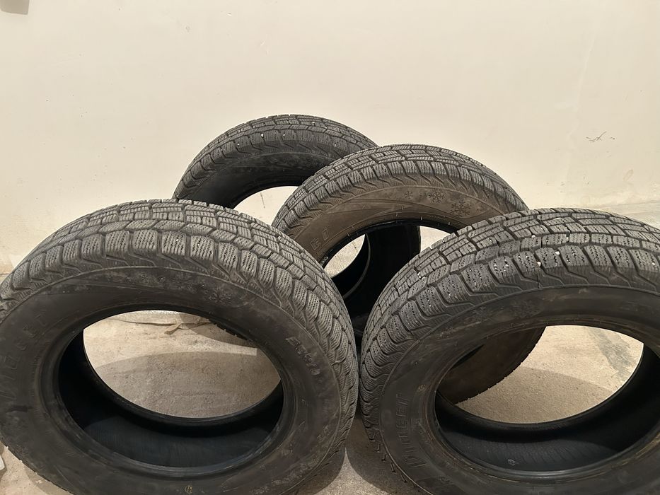 Зимние шины Viatti 185/65 R14, липучка