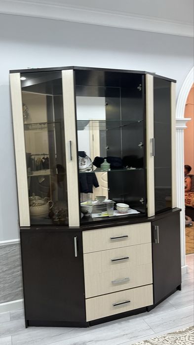 Шкаф для посуды или сервант