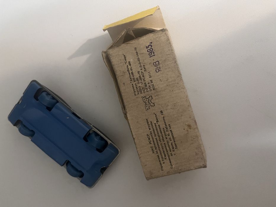 Продам игрушку машинка 1983 года