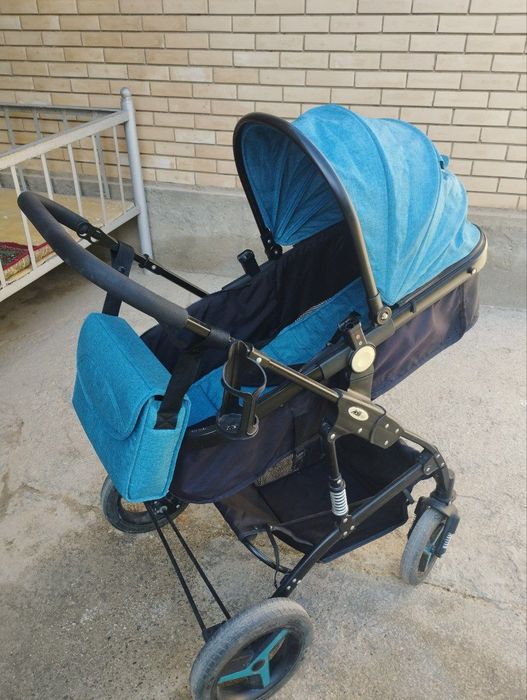 Детская коляска прочная