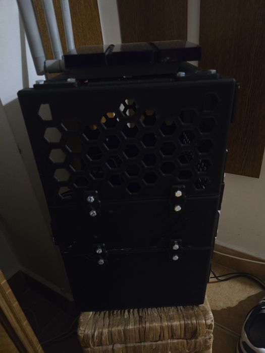 Dell optiplex 3040, 12 gb ram, 2.1 TB server