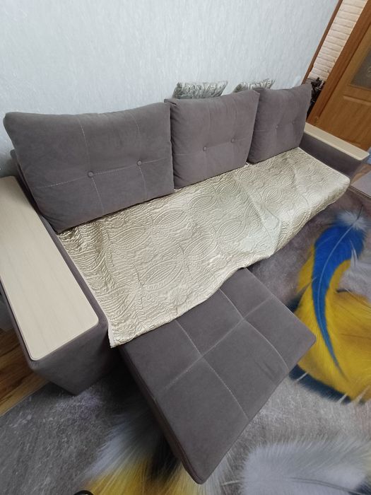 Диван угловой коричневый
