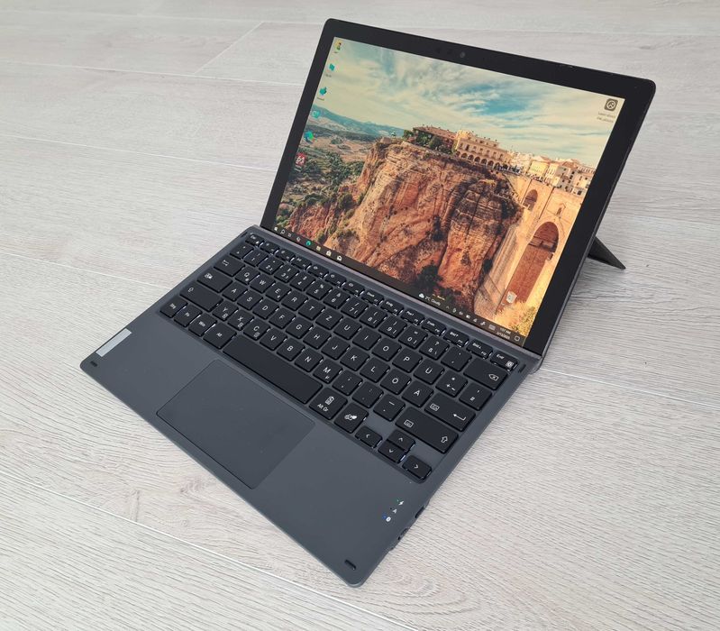 Tableta Microsoft Surface Pro 6, i5-8350U, 8 GB Ram, SSD 256 GB