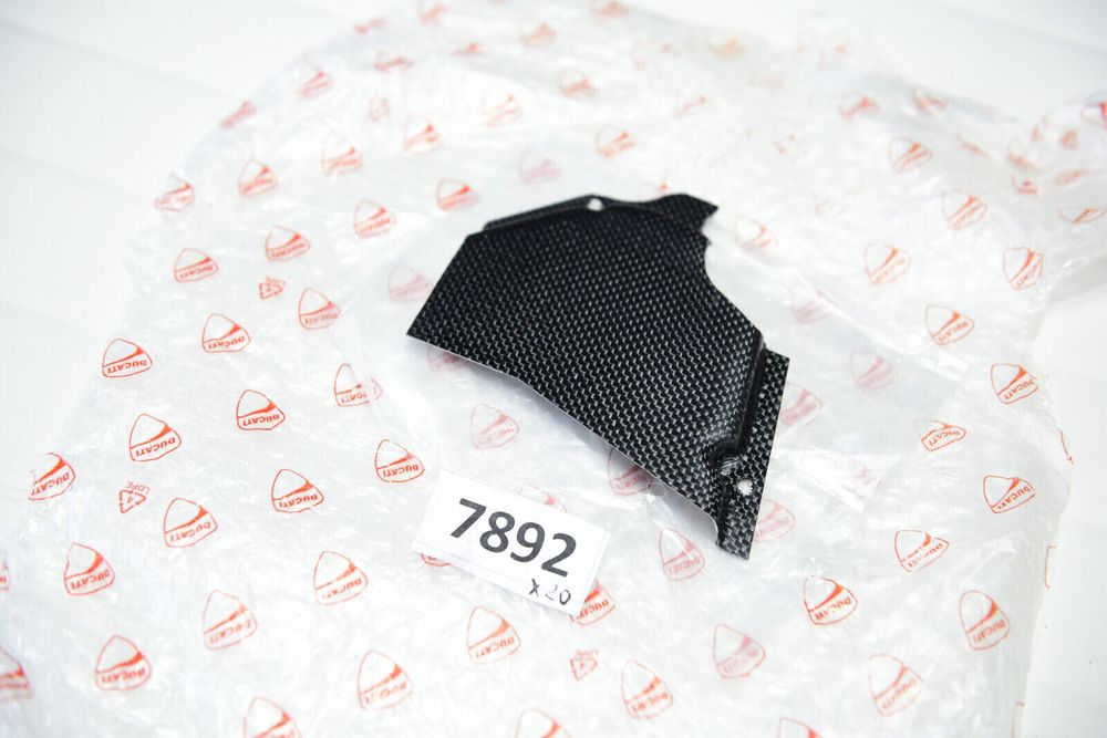 Protecție pinion din carbon Original Ducati Monster 695 696 796 1100