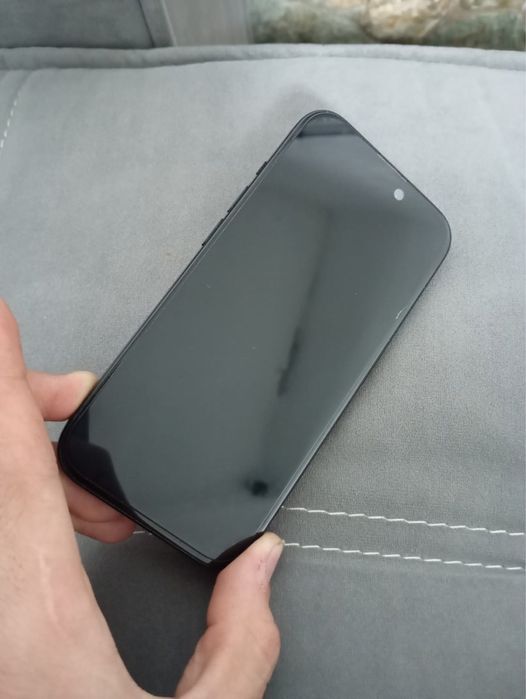 Продам Айфон 15  минусов нет