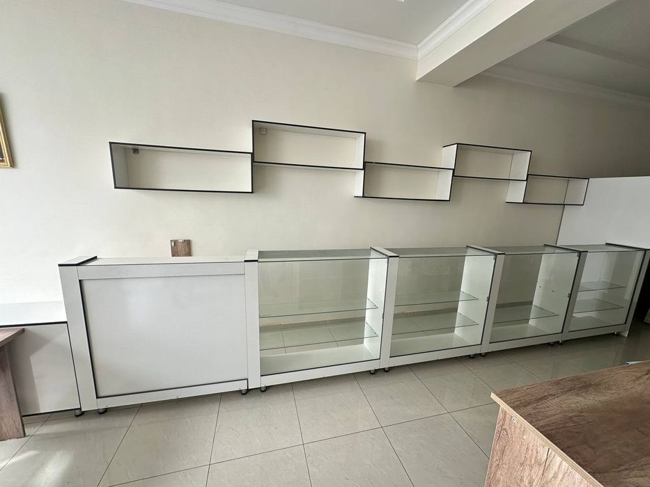 Витрина сотилади