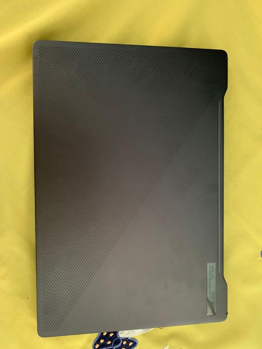 Vând laptop Asus Rog Zephyrus G14