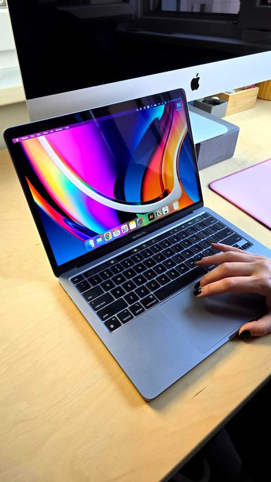 Продавам MacBook Pro 2020 | 16GB | 512 SSD | M1 chip 13" Space Gray