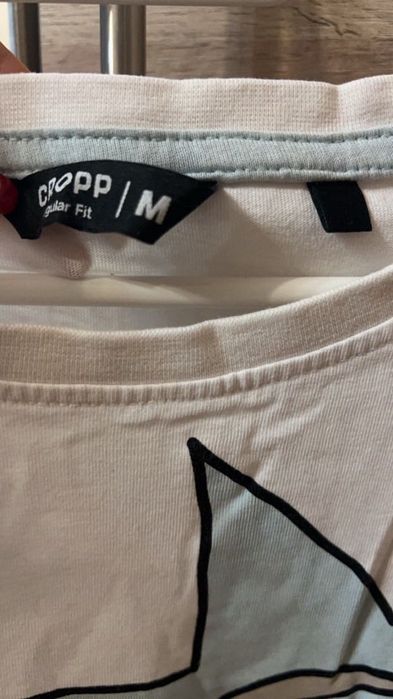 Продавам тениска на Рик и Морд носена е 1 път само!!!