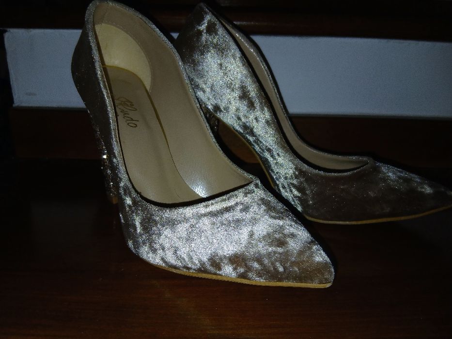 Pantofi de damă cu toc