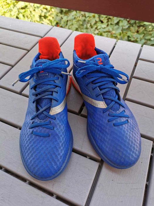 Ghete fotbal KIPSTA - mărime 37, stare foarte bună