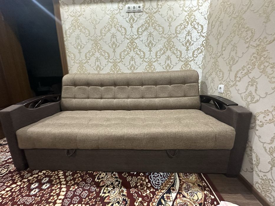 Divan sotiladi holati yaxshi