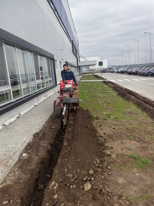 Inchiriere buldoexcavator miniexcavator, Bobcat. Sapat santuri