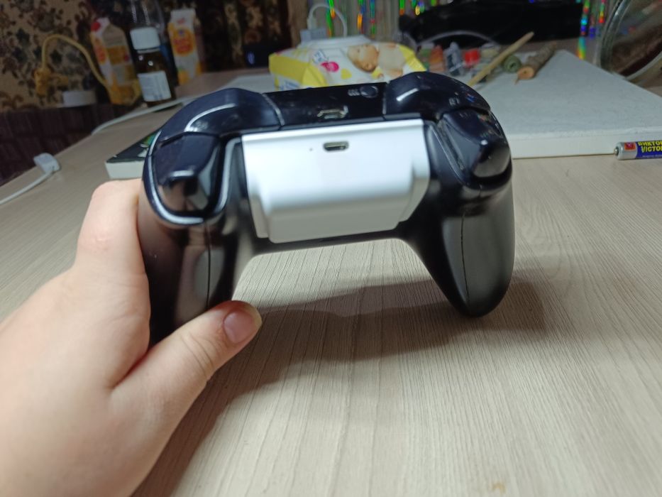 Продам Икс бокс с джостиком