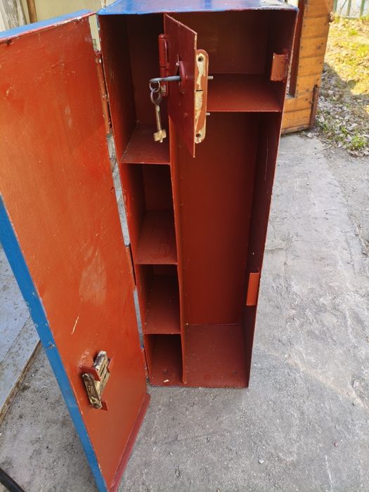 Продам сейф металлический