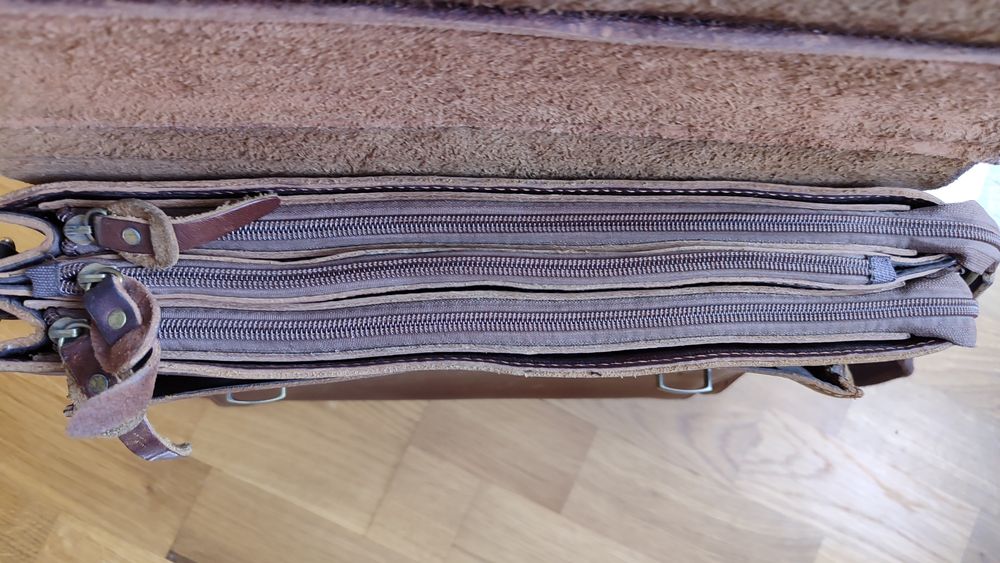 Портфель кожаный