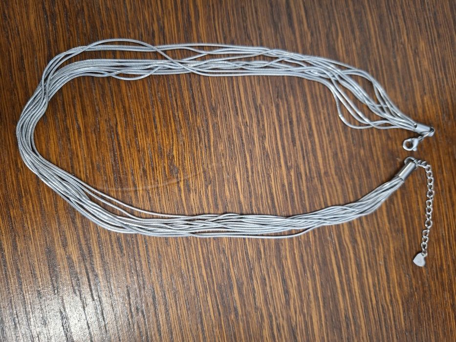 Coliere si bratari de efect