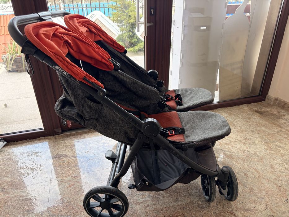 Лятна количка за близнаци