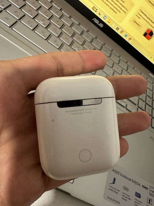 airpods первые, оригинал