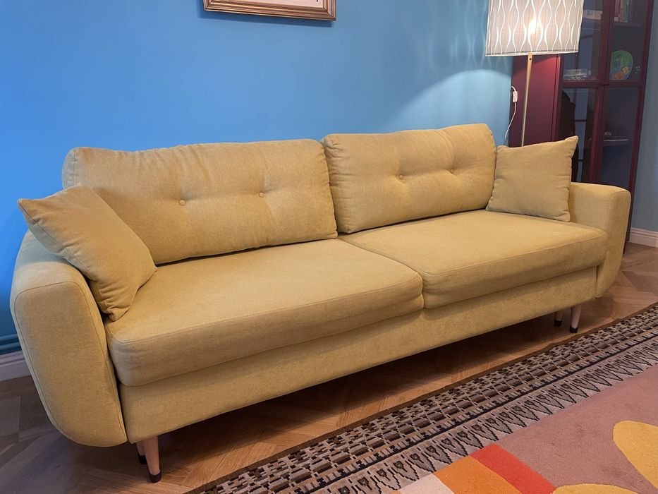 Canapea extensibila galbena cu tapiterie plusata