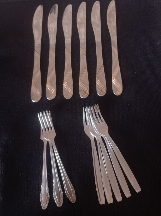 Продам ложки вилки ножи