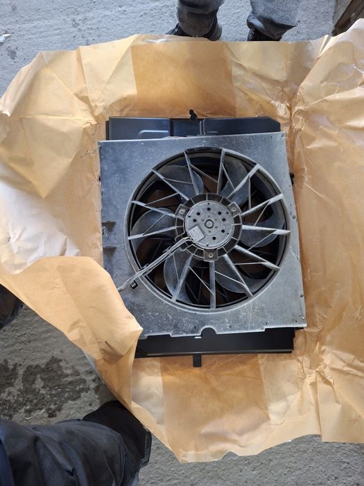 Мерседес  лупар 210 Вентилятор кондиционер