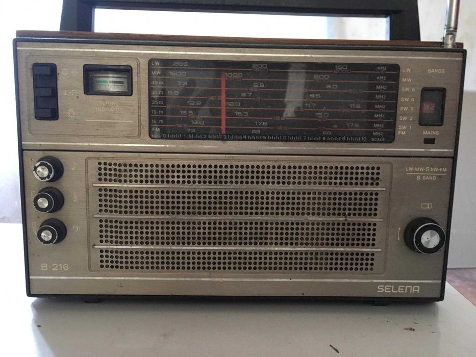 антикварно радио - SELENA Марка -работи.