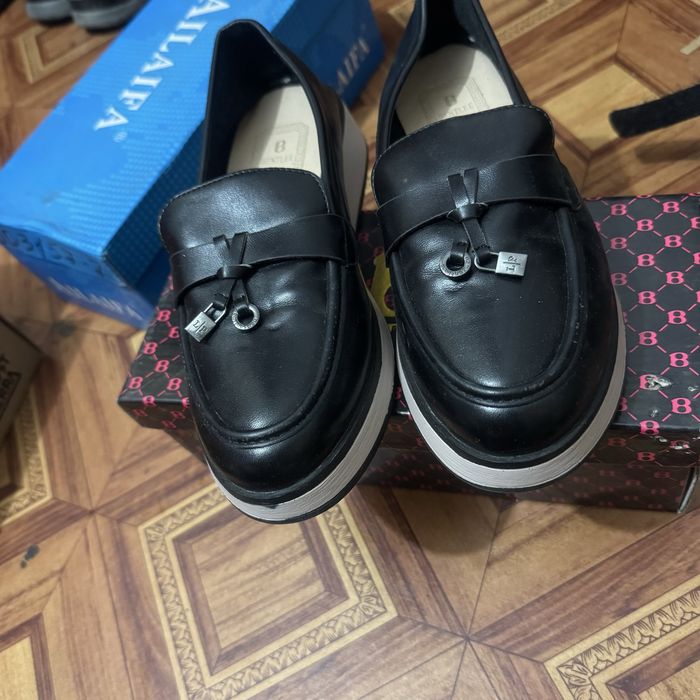 Женская обувь лоферы