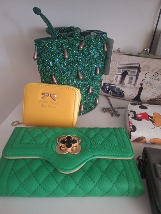 Дамски портмонета и чанти нови