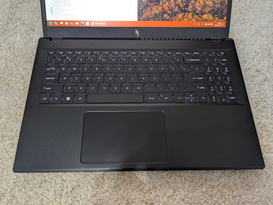 Laptop gaming Acer Nitro Core 9 270H 16GB RAM RTX 5070 1TB SSD 180Hz