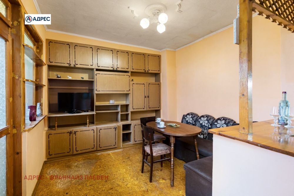 Продава се Тристаен апартамент в Плевен, 9-ти квартал - 72 кв.м за 1181 €/кв.м - Снимка #2